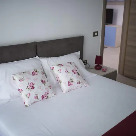 Apartment Mamaia By Alz