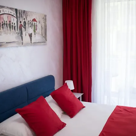 Mamaia By Alz *