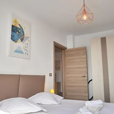 Apartment Mamaia By Alz *
